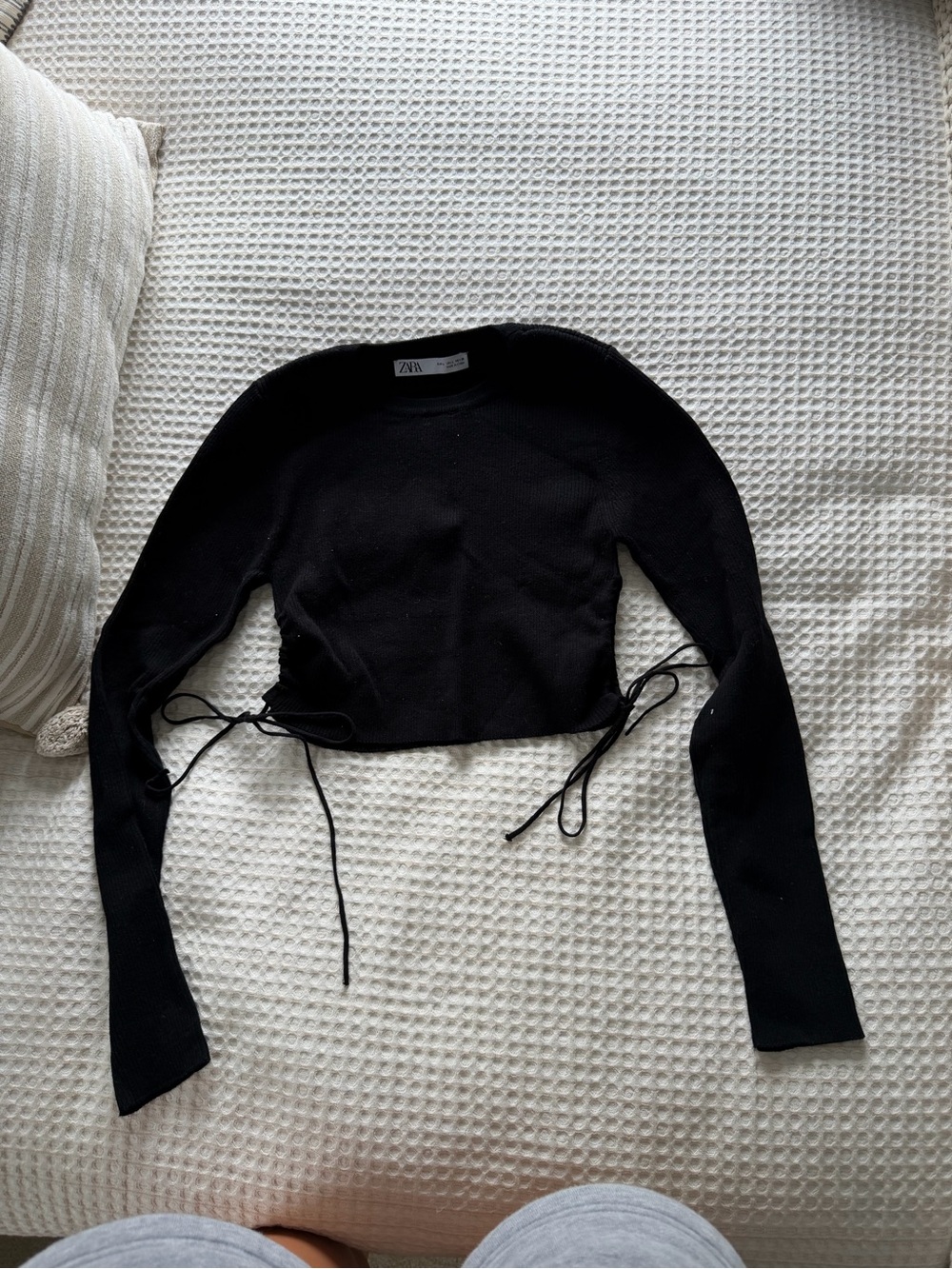 Zara Black Long-Sleeve Cropped Tie-Side Top